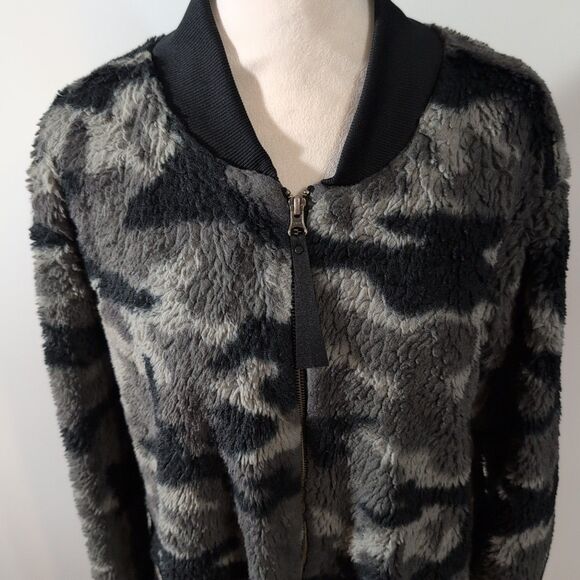 Columbia Coat Women’s XL Bundle Up Printed Fleece Black Gray Camo Pockets Gorp - Picture 4 of 10